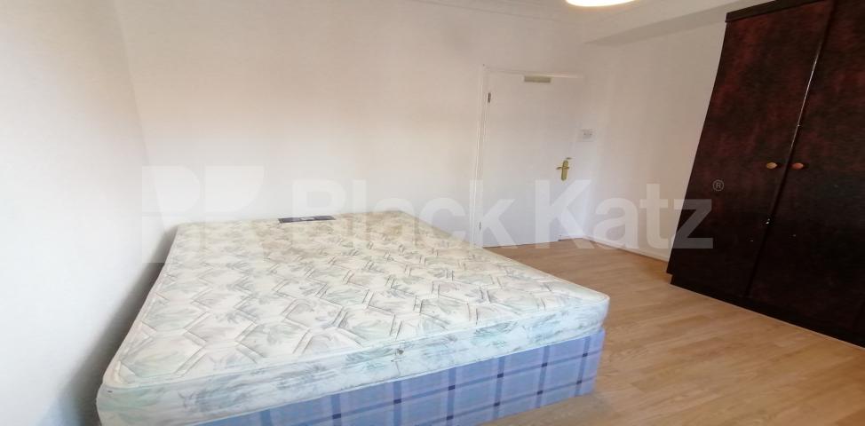 			LET , 3 Bedroom, 1 bath, 1 reception Apartment			 Colverson House, Lindley Street, Whitechapel