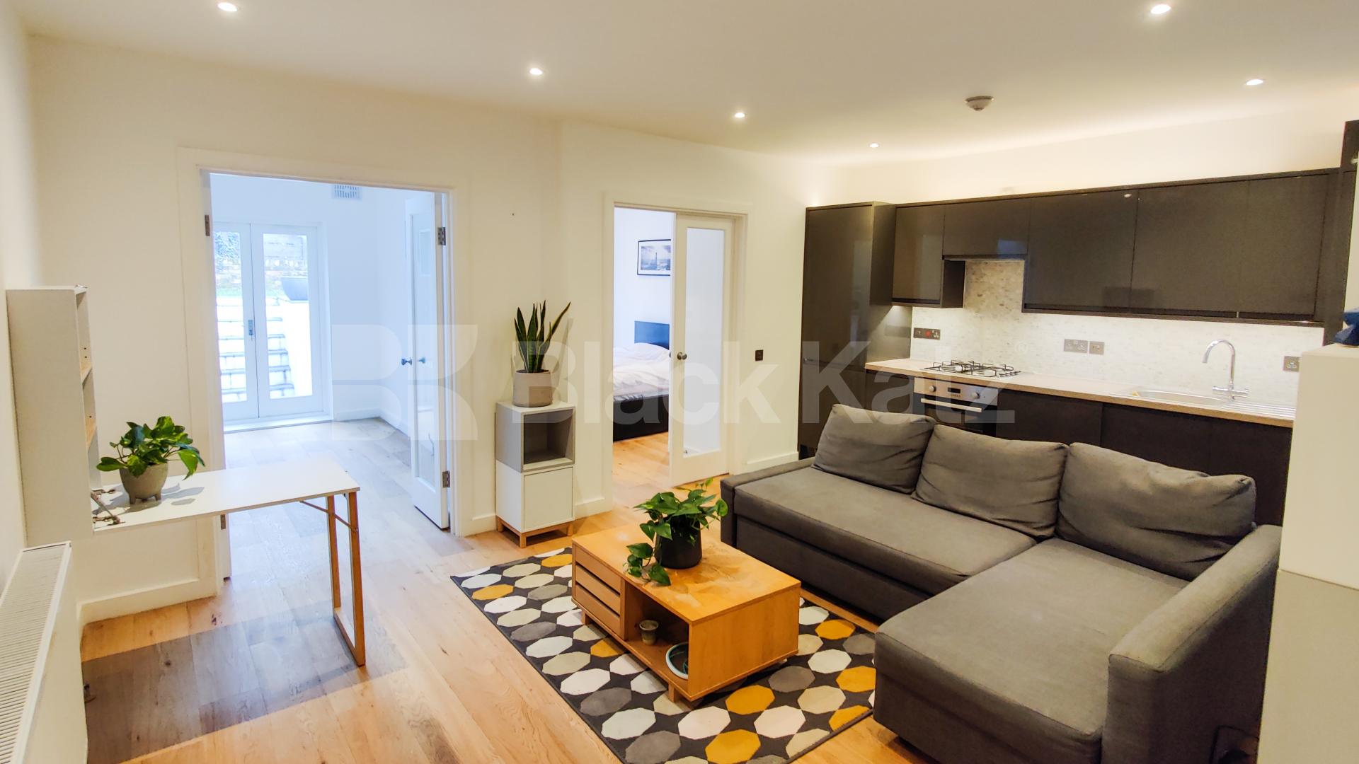 			GARDEN FLAT!, 2 Bedroom, 1 bath, 1 reception Apartment			 Caledonian Road N1, KINGS CROSS / ISLINGTON