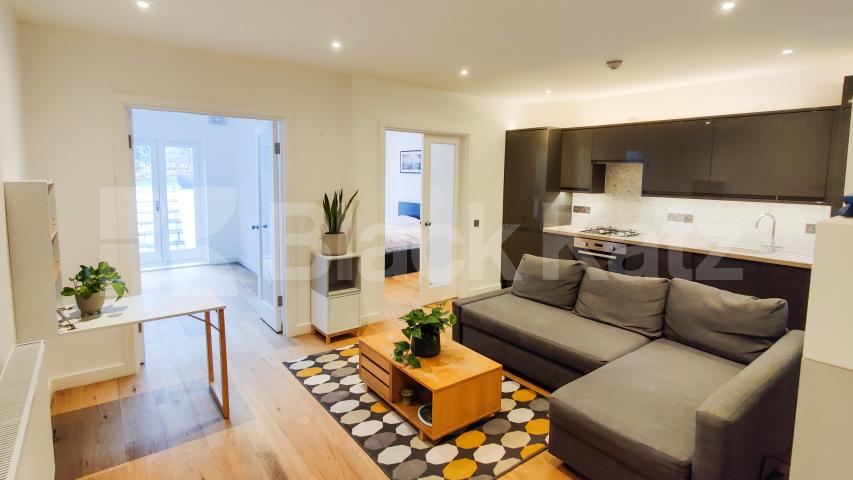 			GARDEN FLAT!, 2 Bedroom, 1 bath, 1 reception Apartment			 Caledonian Road N1, KINGS CROSS / ISLINGTON