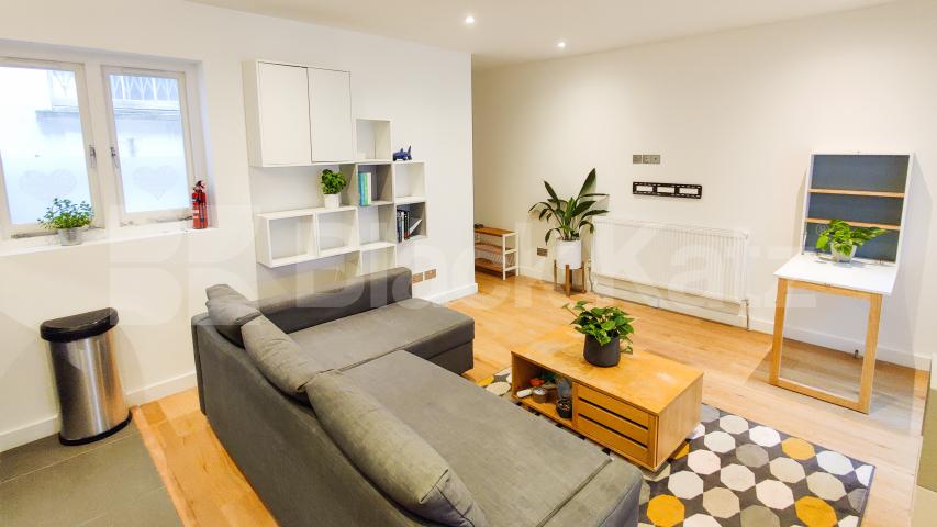 			GARDEN FLAT!, 2 Bedroom, 1 bath, 1 reception Apartment			 Caledonian Road N1, KINGS CROSS / ISLINGTON