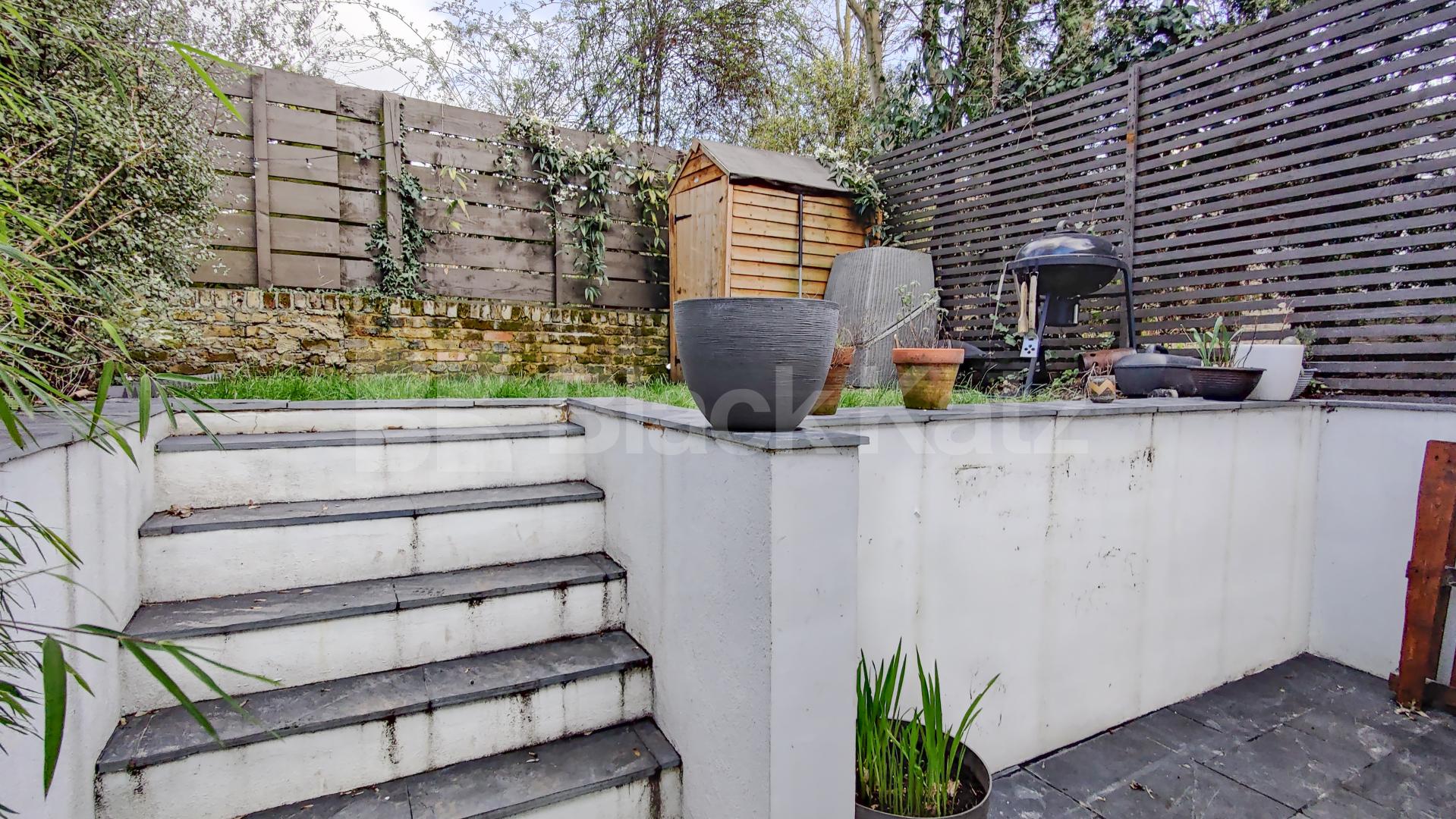 			GARDEN FLAT!, 2 Bedroom, 1 bath, 1 reception Apartment			 Caledonian Road N1, KINGS CROSS / ISLINGTON