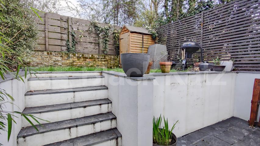 			GARDEN FLAT!, 2 Bedroom, 1 bath, 1 reception Apartment			 Caledonian Road N1, KINGS CROSS / ISLINGTON