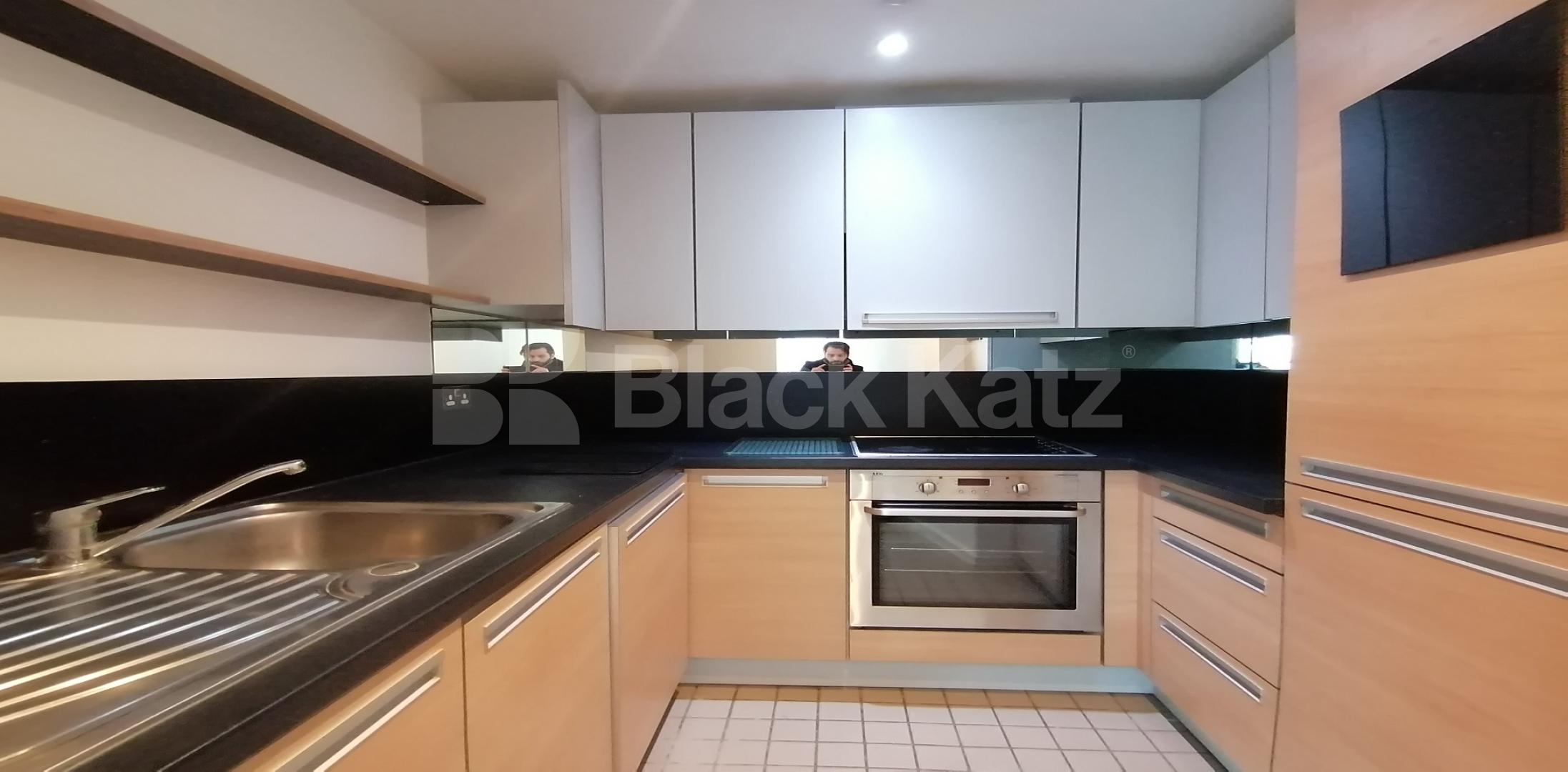 			LET , 1 Bedroom, 1 bath, 1 reception Apartment			 Michigan Avenue, Biscayne Avenue, Canary Wharf