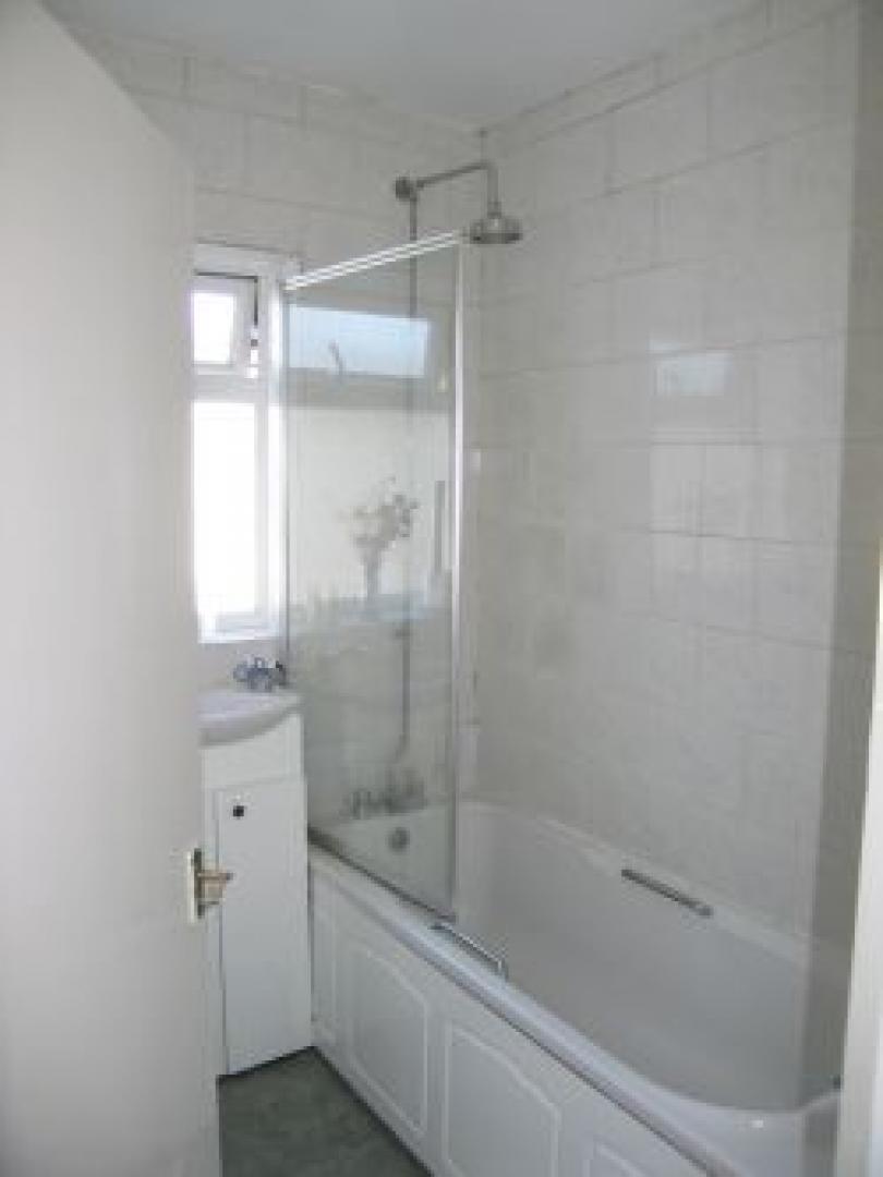 			3 Bedroom, 1 bath, 1 reception Flat			 Inman Road, HARLESDEN NW10