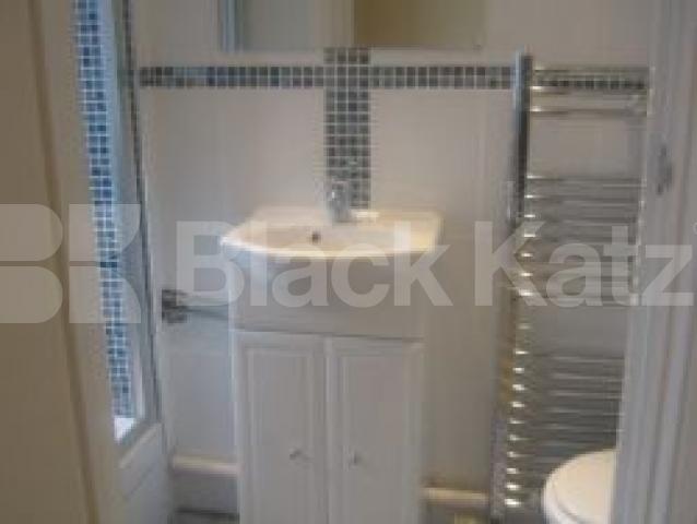 			3 Bedroom, 1 bath, 1 reception Flat			 Park View Court, Fulham/Putney