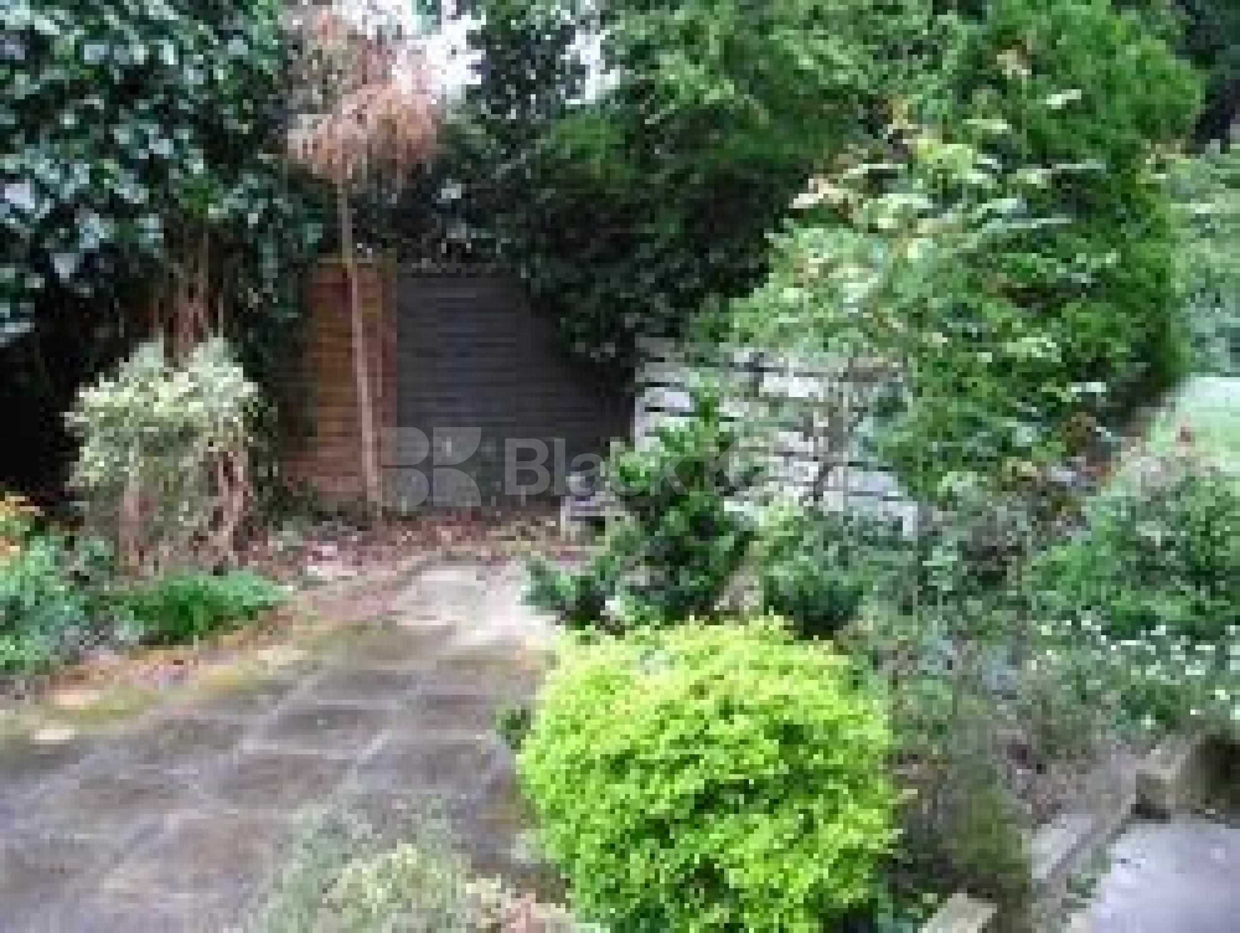 			VIEWINGS HIGHLY RECOMMENDED, 3 Bedroom, 1 bath, 1 reception Flat			 Heath View, EAST FINCHLEY N2 n2