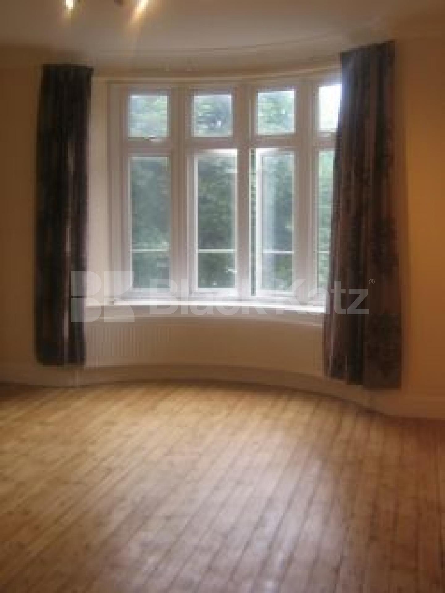			3 Bedroom, 1 bath, 1 reception Flat			 Park View Court, Fulham/Putney SW6