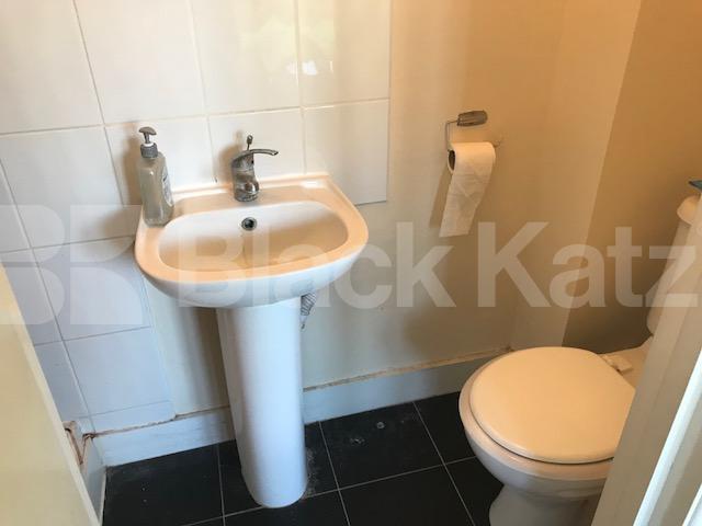 			Studio Apartment, 1 bath, 1 reception Flat			 Woodland Way, Palmers Green