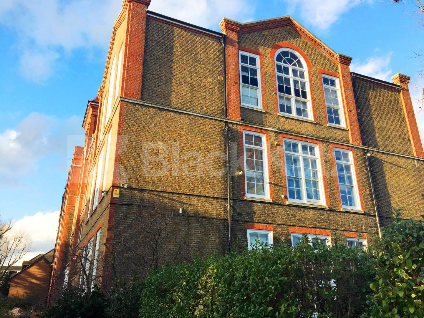 			LET , 2 Bedroom, 1 bath, 1 reception Apartment			 The School House, Pages Walk, London Bridge