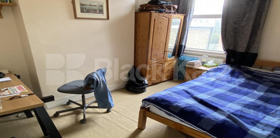 			LET , 4 Bedroom, 2 bath, 1 reception House			 Cavendish Road, Clapham South 