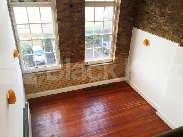 			LET , 2 Bedroom, 1 bath, 1 reception Apartment			 The School House, Pages Walk, London Bridge