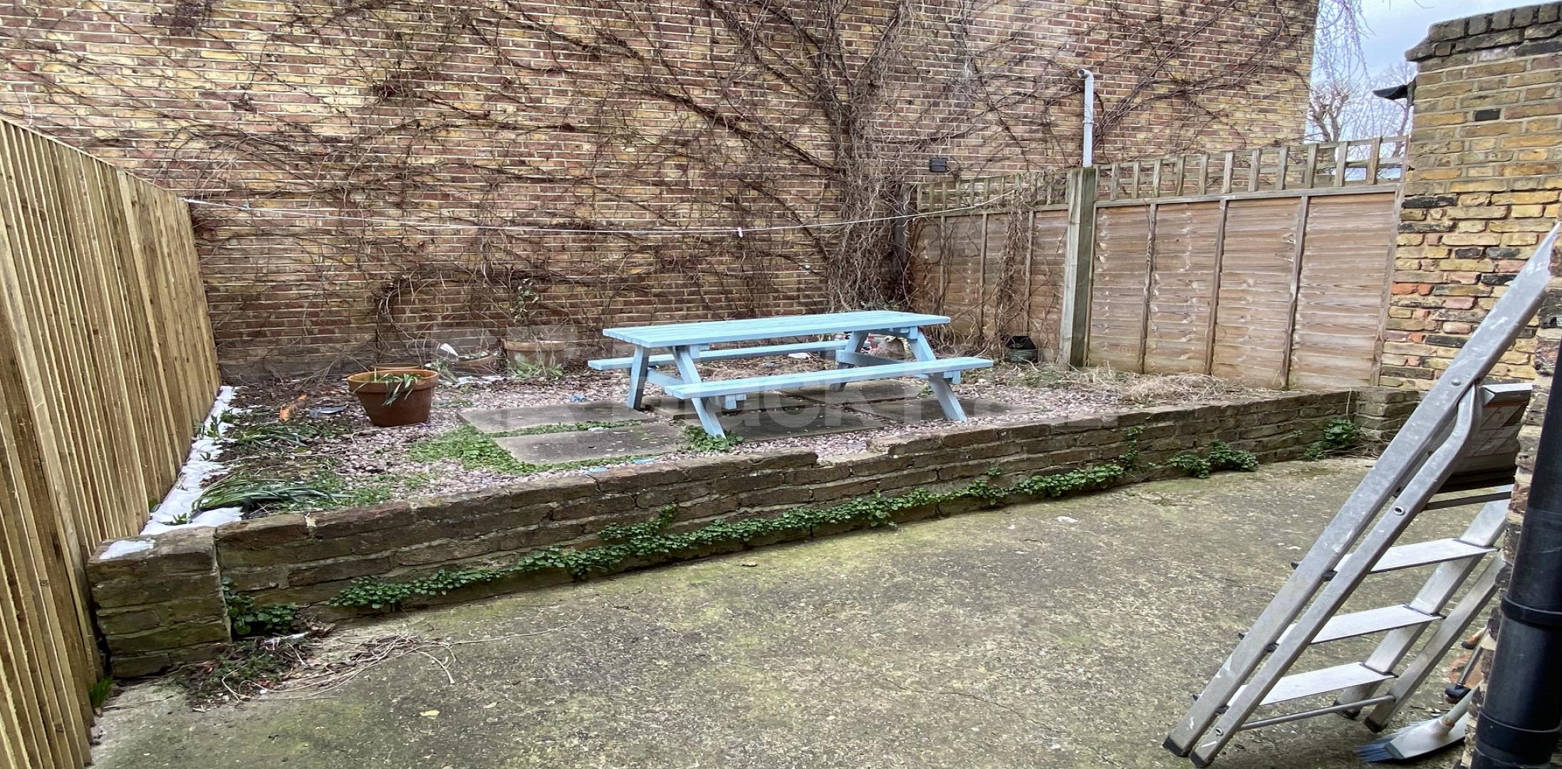 			LET , 4 Bedroom, 2 bath, 1 reception House			 Cavendish Road, Clapham South 