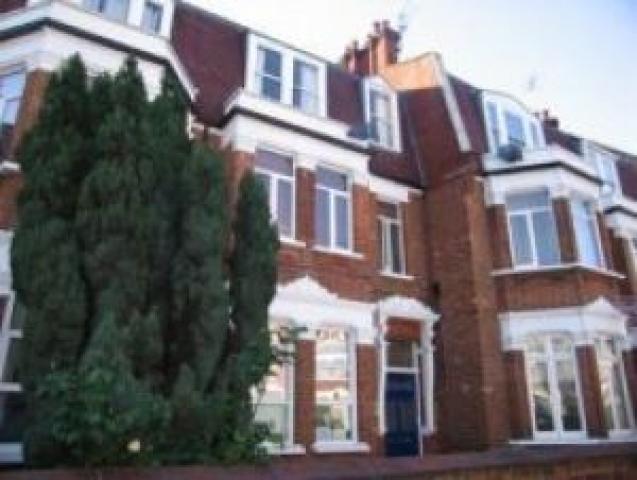 			NEW INSTRUCTION, 4 Bedroom, 1 bath, 1 reception Flat			 Chichele Road, WILLESDEN GREEN
