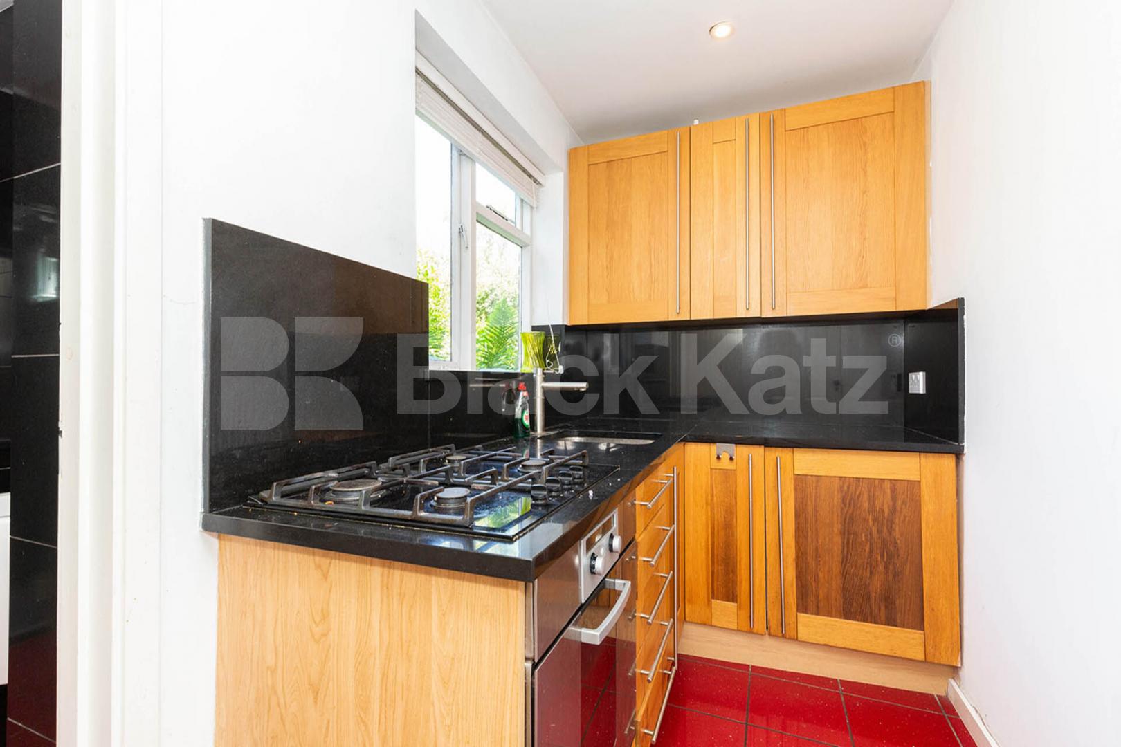 Cosy one bedroom set in a period conversion  Dukes Avenue, Muswell Hill