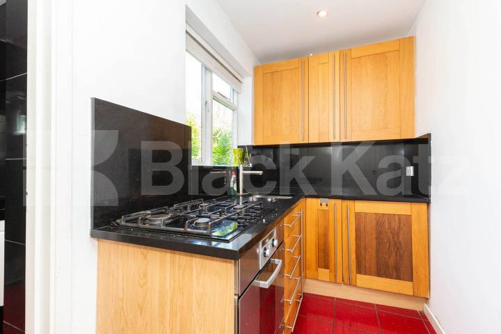 Cosy one bedroom set in a period conversion  Dukes Avenue, Muswell Hill