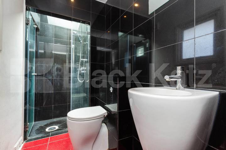 Cosy one bedroom set in a period conversion  Dukes Avenue, Muswell Hill