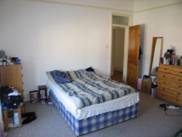 			NEW INSTRUCTION, 3 Bedroom, 1 bath, 1 reception Flat			 Chichele Road, WILLESDEN GREEN