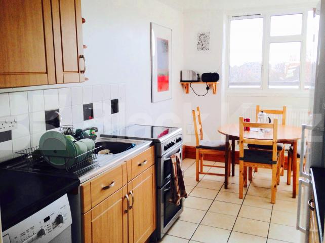 			NEW INSTRUCTION, 2 Bedroom, 1 bath, 1 reception Flat			 Cable Street, Shadwell