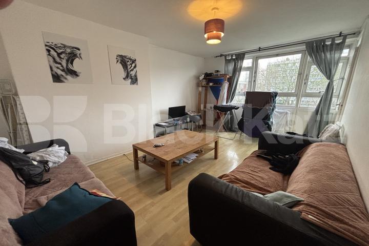 Modern split level apartment with large living room Maskelyne Close, Battersea