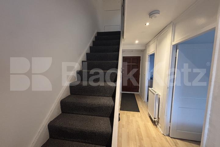 Modern split level apartment with large living room Maskelyne Close, Battersea