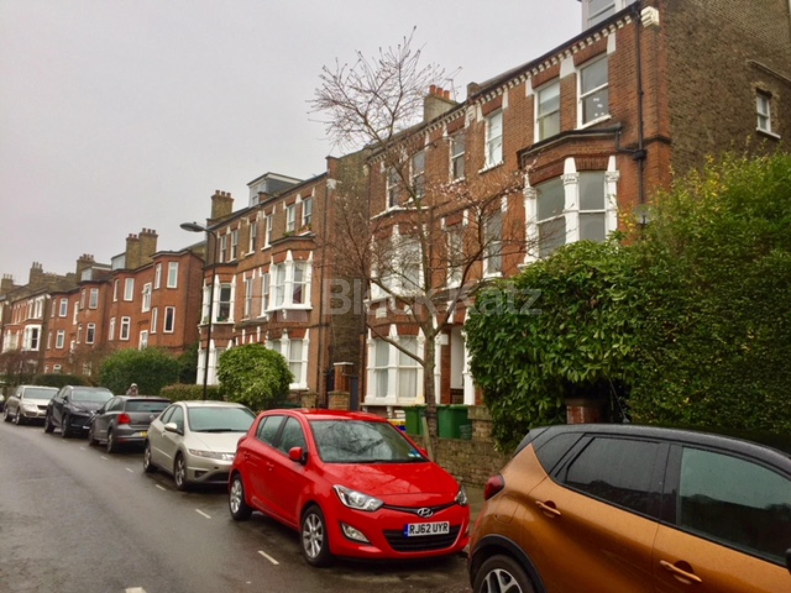 			MINS TO HEATH & NEWLY DECORATED!, 2 Bedroom, 1 bath, 1 reception Flat			 Savernake Road, Belsize Park NW3