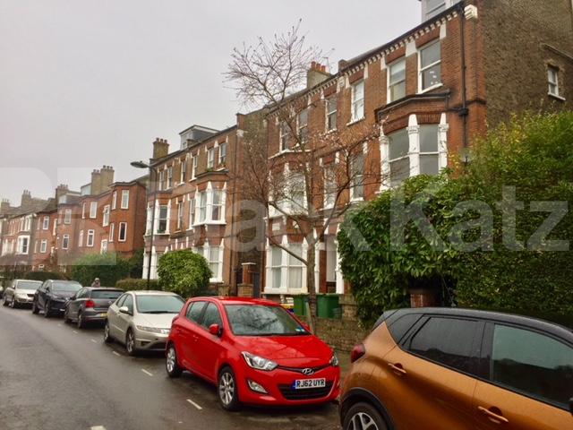 			MINS TO HEATH & NEWLY DECORATED!, 2 Bedroom, 1 bath, 1 reception Flat			 Savernake Road, Belsize Park