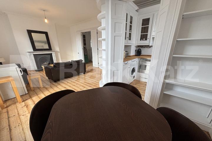 			1 Bedroom, 1 bath, 1 reception Apartment			 Trinity Church Square, Borough