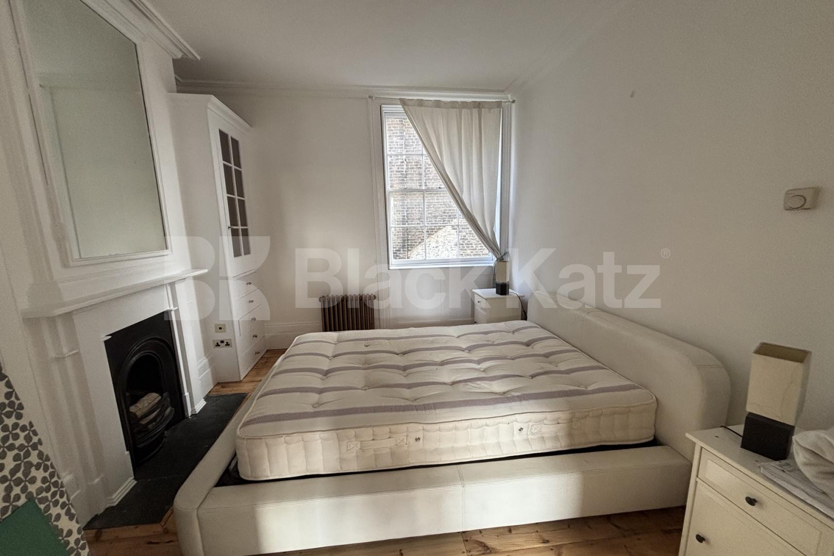 			1 Bedroom, 1 bath, 1 reception Apartment			 Trinity Church Square, Borough