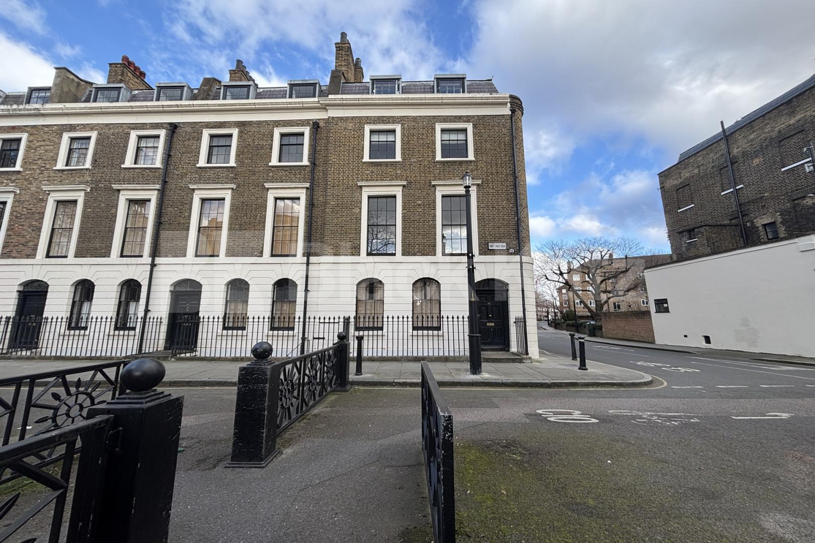 			1 Bedroom, 1 bath, 1 reception Apartment			 Trinity Church Square, Borough