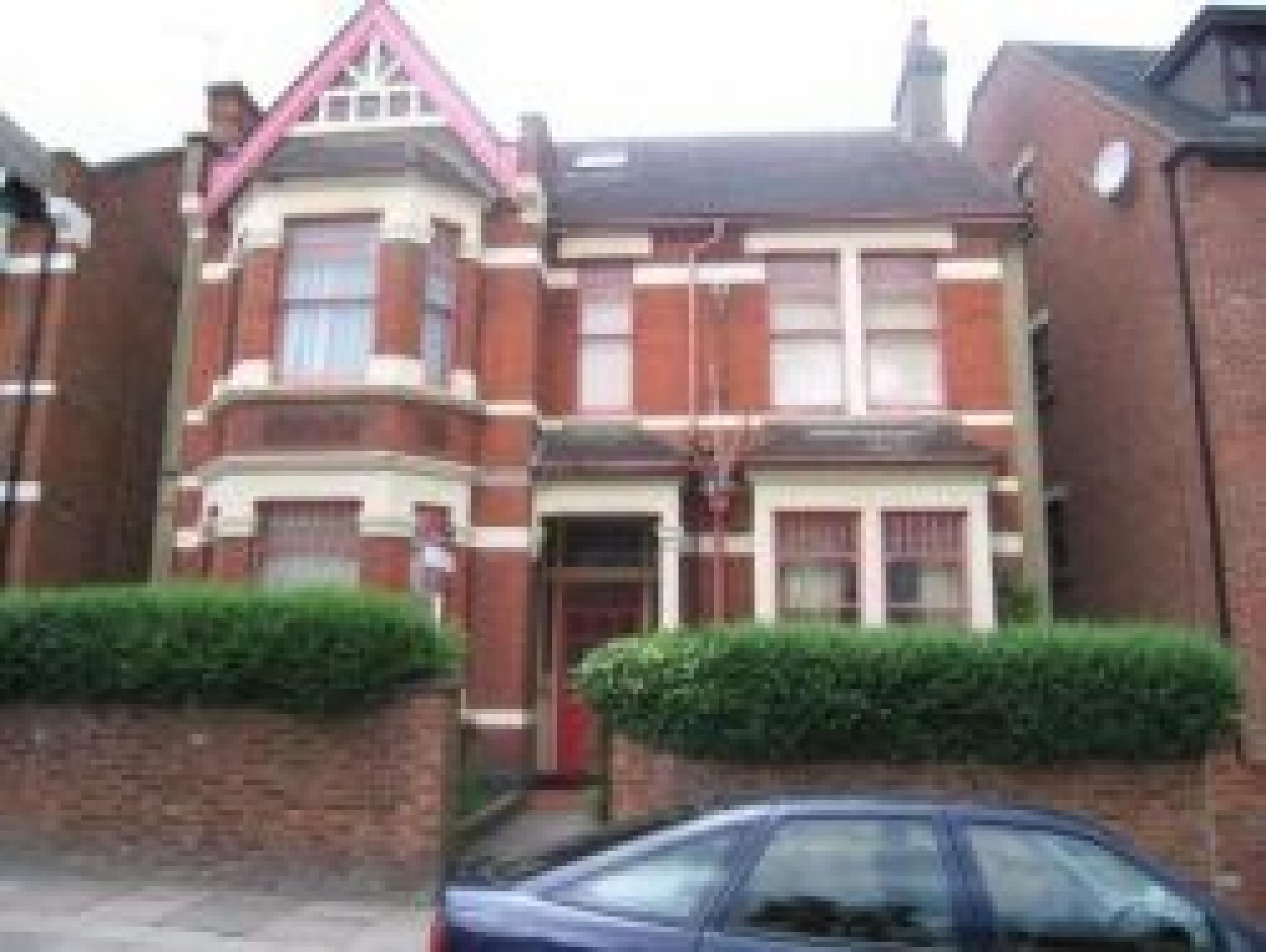 			New Instruction, 3 Bedroom, 1 bath, 1 reception Flat			 Harlesden Gardens, HARLESDEN NW10 NW10