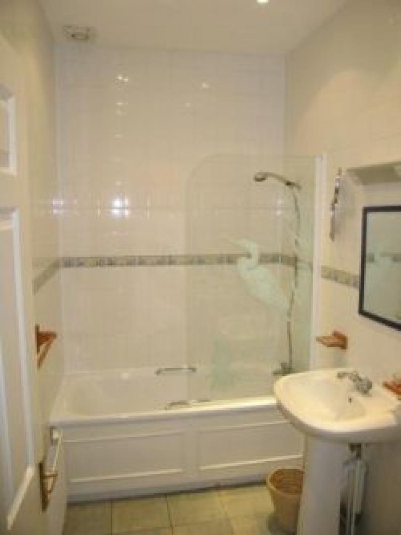 			NEW INSTRUCTION, 3 Bedroom, 1 bath, 1 reception Flat			 Compayne Gardens, WEST HAMPSTEAD