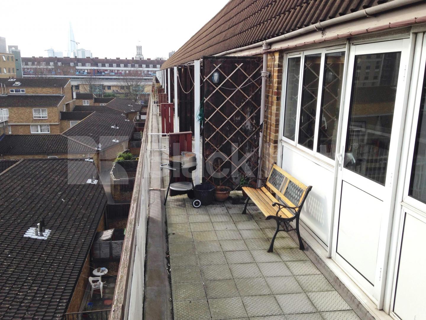 			NEW INSTRUCTION, 2 Bedroom, 1 bath, 1 reception Flat			 Cable Street, Shadwell