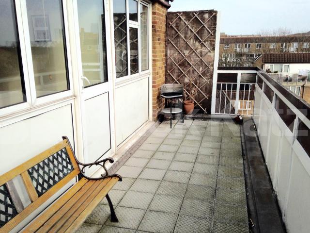 			NEW INSTRUCTION, 2 Bedroom, 1 bath, 1 reception Flat			 Cable Street, Shadwell