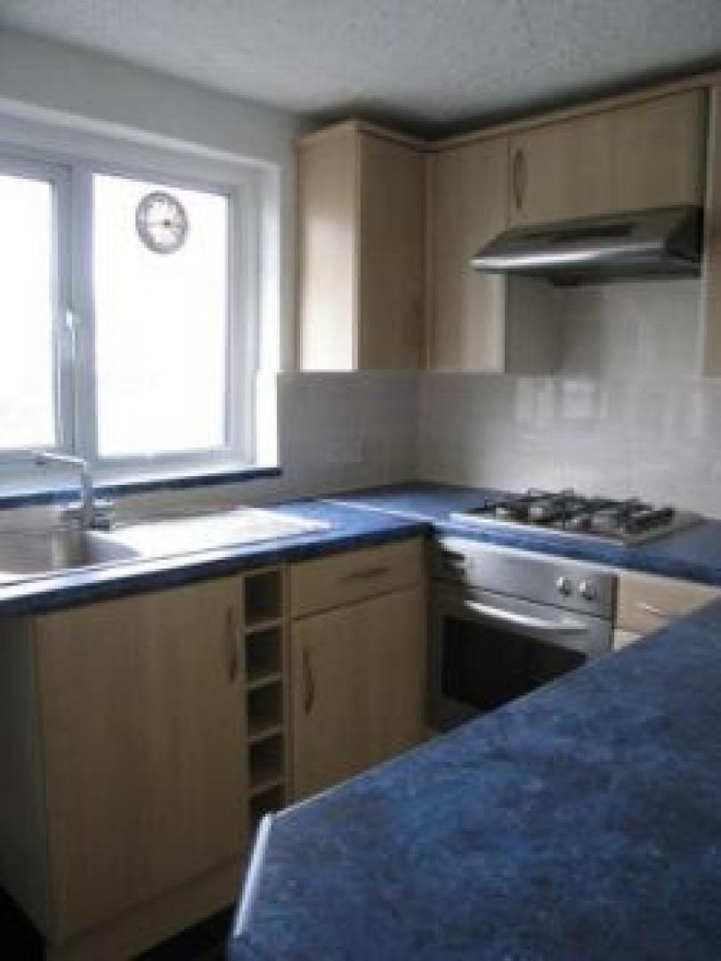 			NEW INSTRUCTION, 4 Bedroom, 1 bath, 1 reception Flat			 Selwyn Road, WILLESDEN NW10
