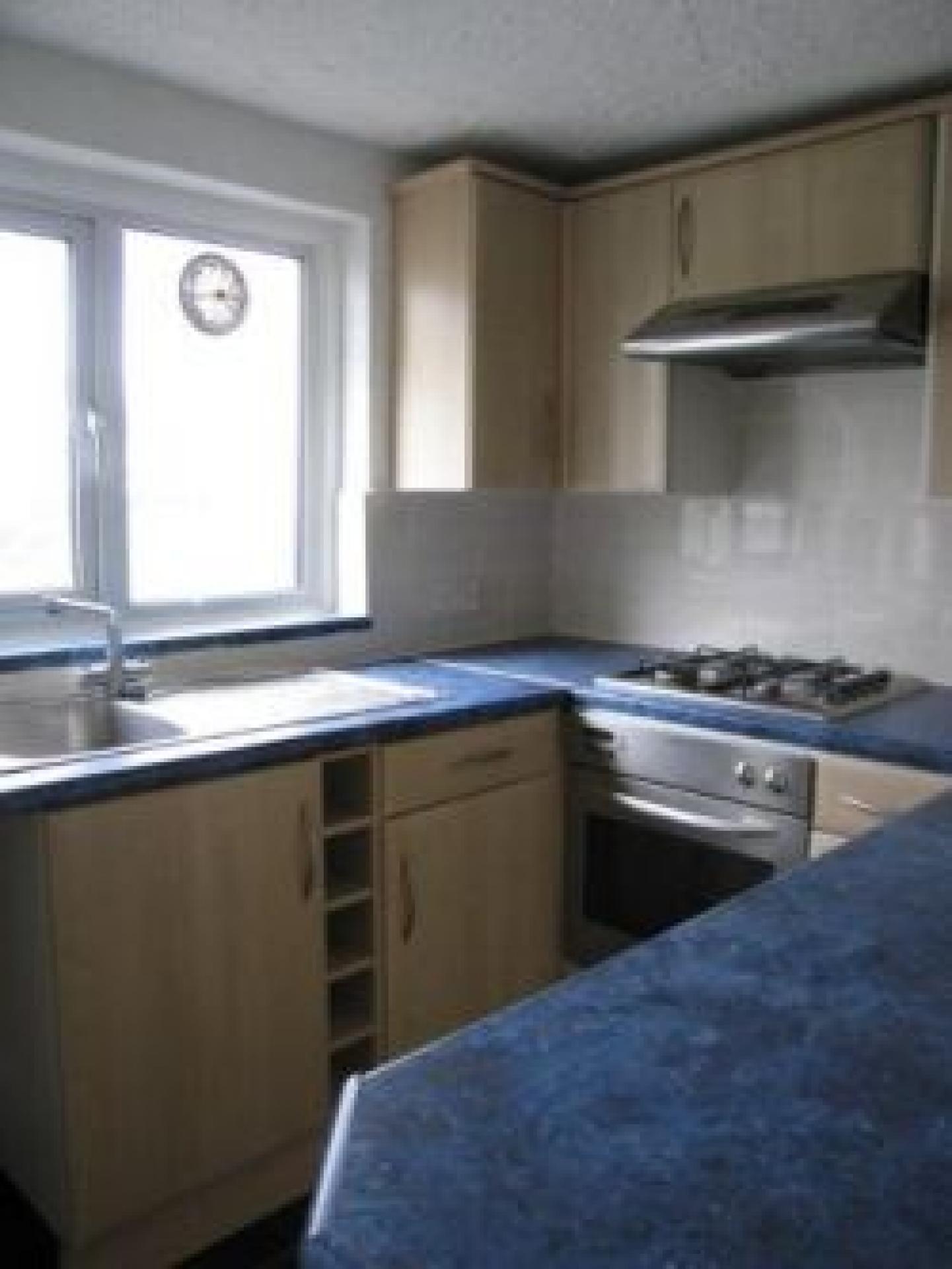 			NEW INSTRUCTION, 4 Bedroom, 1 bath, 1 reception Flat			 Selwyn Road, WILLESDEN NW10 NW10