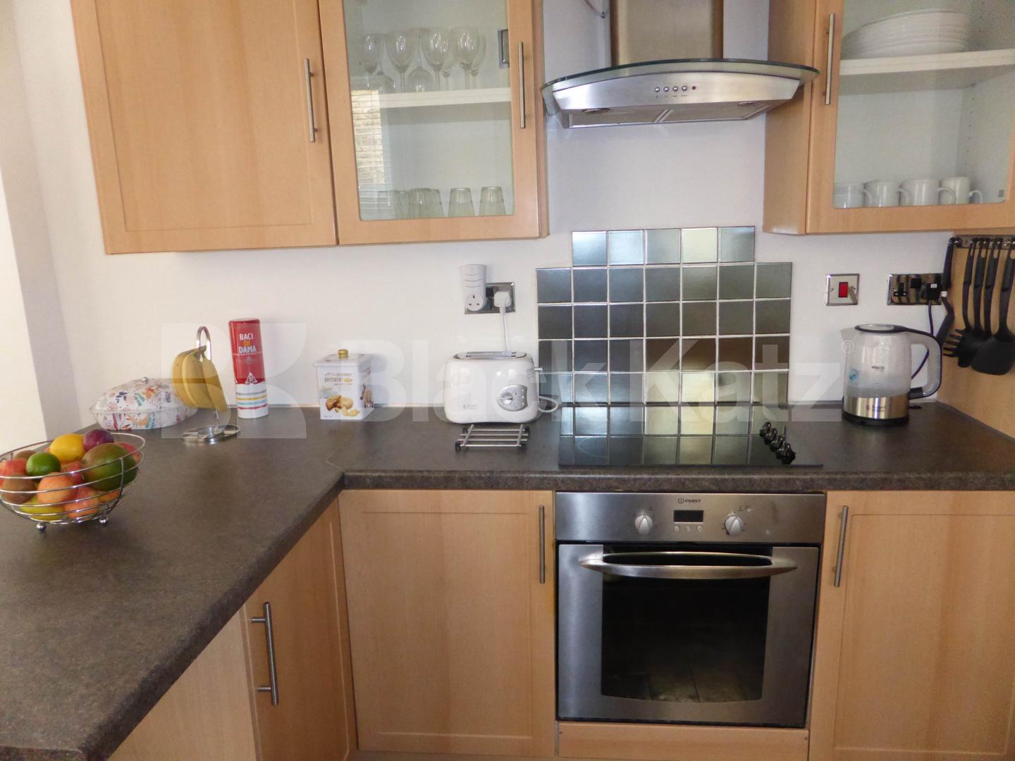 			UNDER OFFER, 2 Bedroom, 1 bath, 1 reception Apartment			 Morrish Road, Brixton