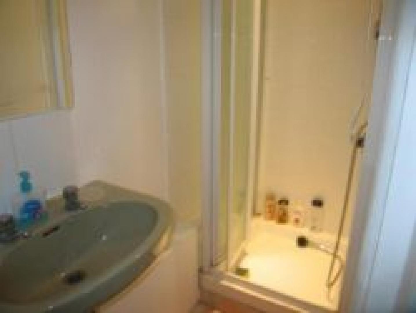 			Studio Apartment, 1 bath, 1 reception Flat			 Shoot Up Hill, KILBURN NW2