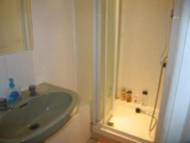 			Studio Apartment, 1 bath, 1 reception Flat			 Shoot Up Hill, KILBURN NW2