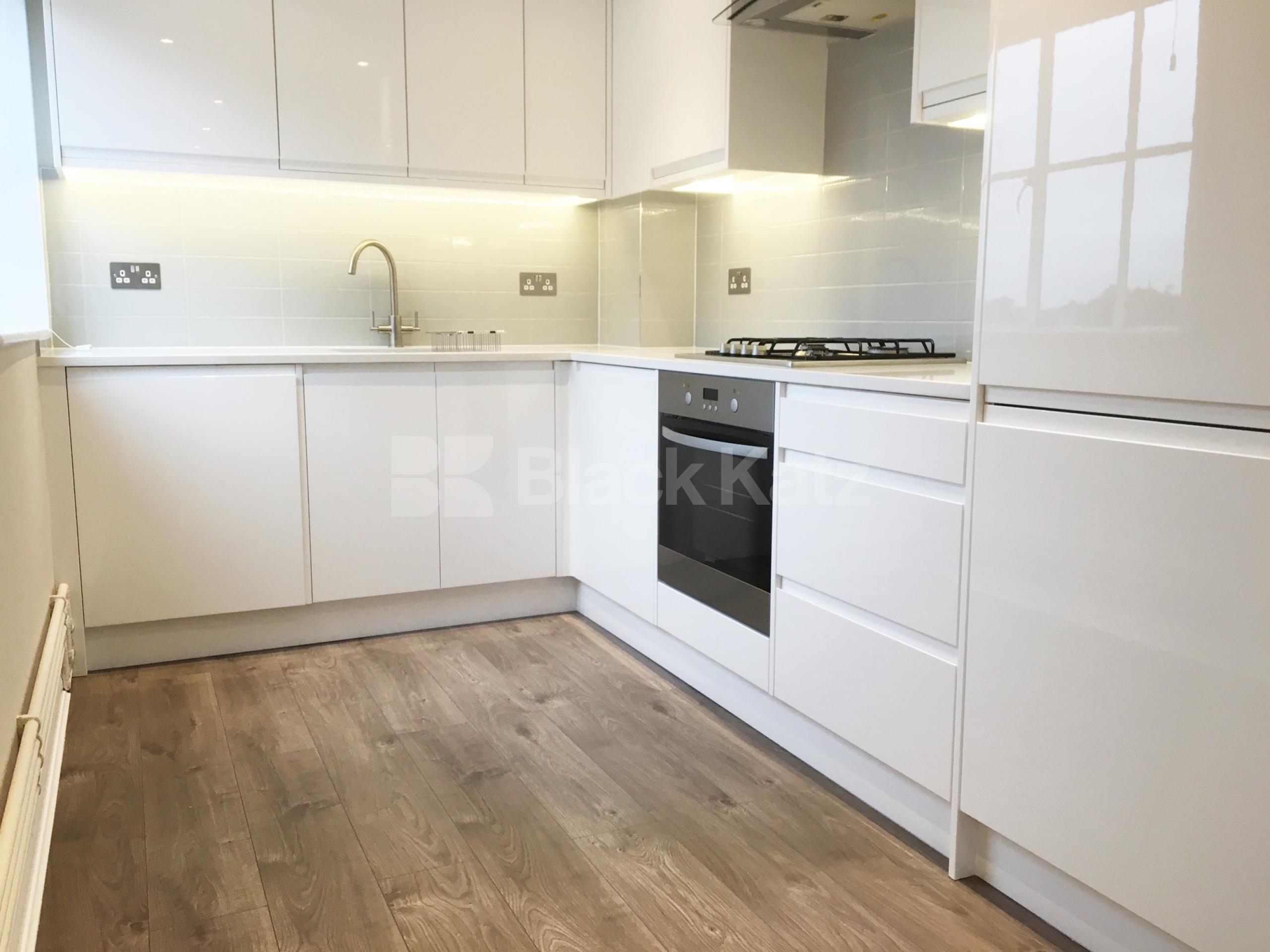 			NEW INSTRUCTION! WAREHOUSE CONVERSION, 1 Bedroom, 1 bath, 1 reception Flat			 Henshall Street, ISLINGTON/CANONBURY N1