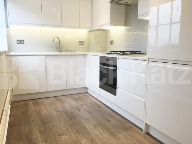 			NEW INSTRUCTION! WAREHOUSE CONVERSION, 1 Bedroom, 1 bath, 1 reception Flat			 Henshall Street, ISLINGTON/CANONBURY