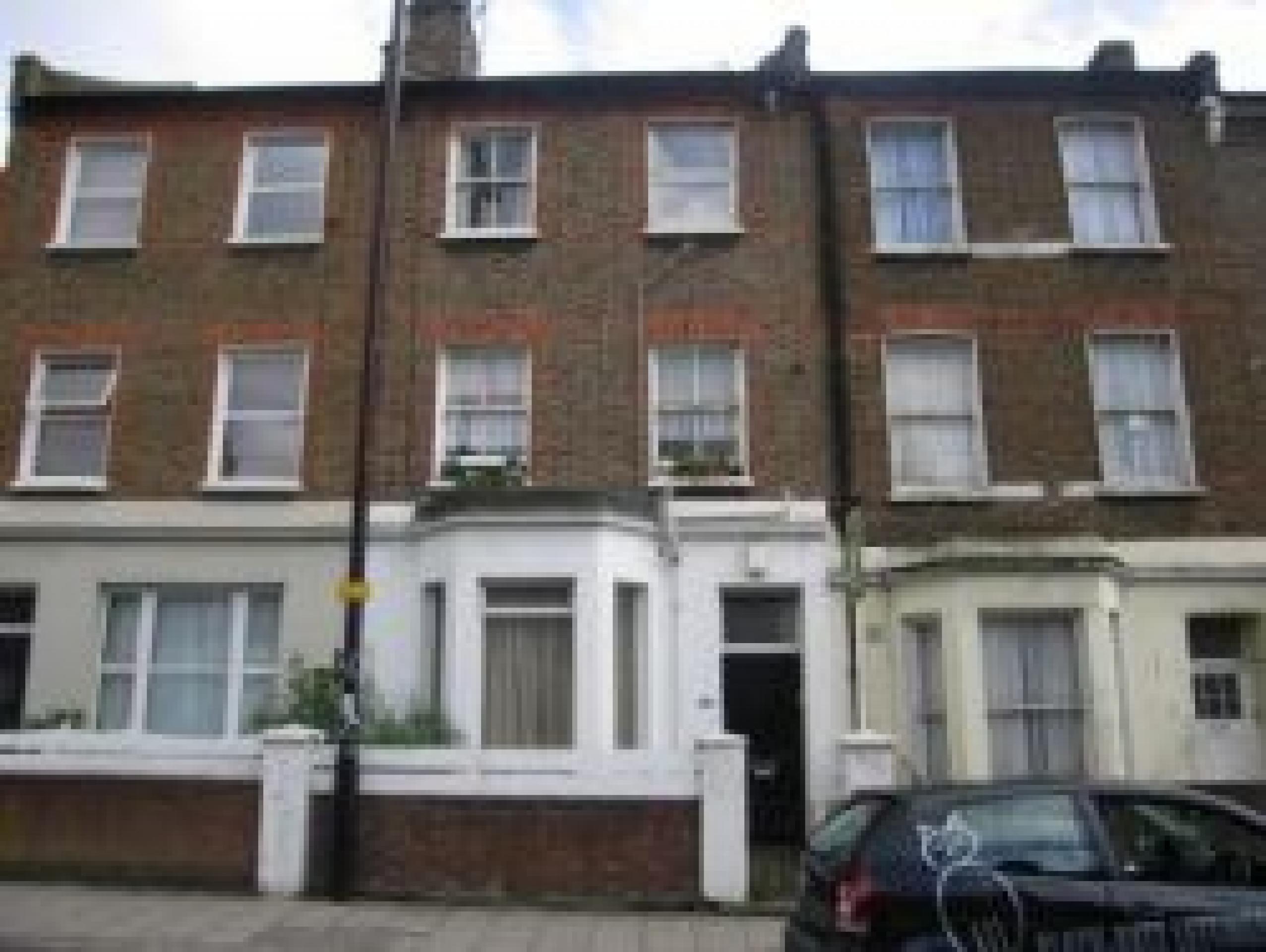 			Roof Terrace, 3 Bedroom, 1 bath, 1 reception Flat			 kilburn lane, QUEENS PARK W10 W10
