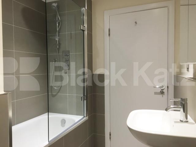 			NEW INSTRUCTION! WAREHOUSE CONVERSION, 1 Bedroom, 1 bath, 1 reception Flat			 Henshall Street, ISLINGTON/CANONBURY