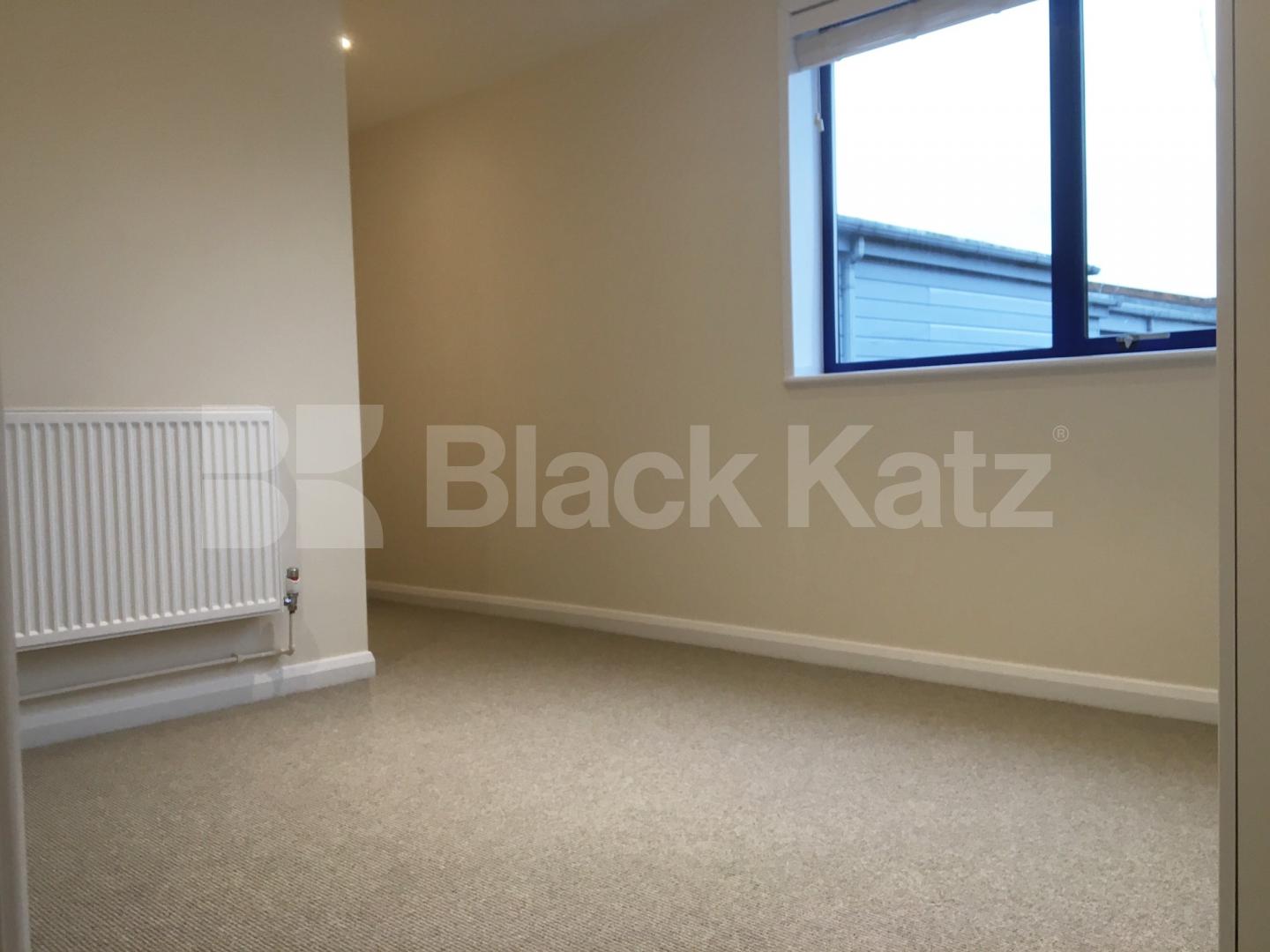 			NEW INSTRUCTION! WAREHOUSE CONVERSION, 1 Bedroom, 1 bath, 1 reception Flat			 Henshall Street, ISLINGTON/CANONBURY