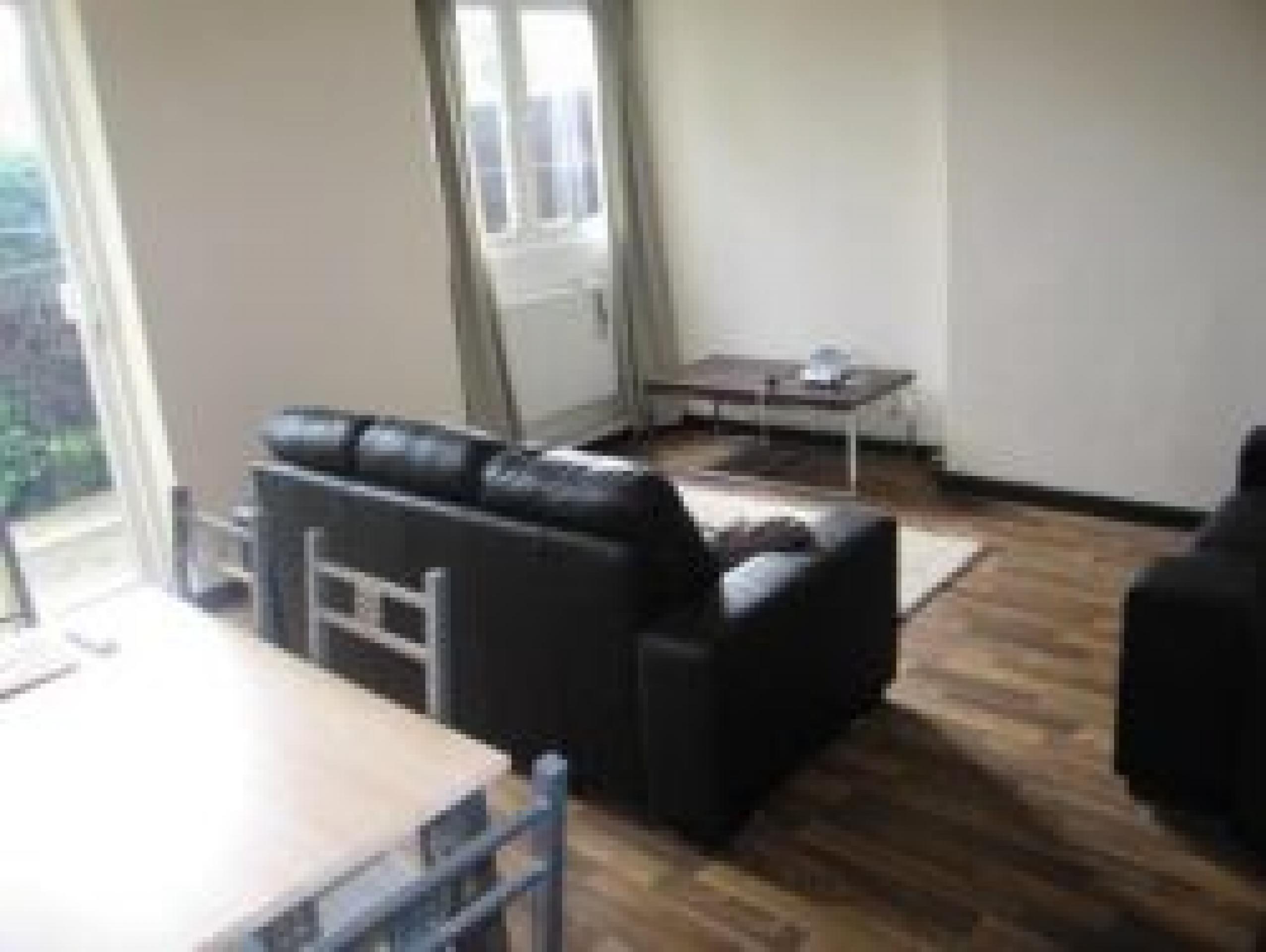 			VIEWINGS ARE HIGHLY RECOMMENDED!, 3 Bedroom, 1 bath, 1 reception Flat			 Randolph Gardens, MAIDA VALE NW6