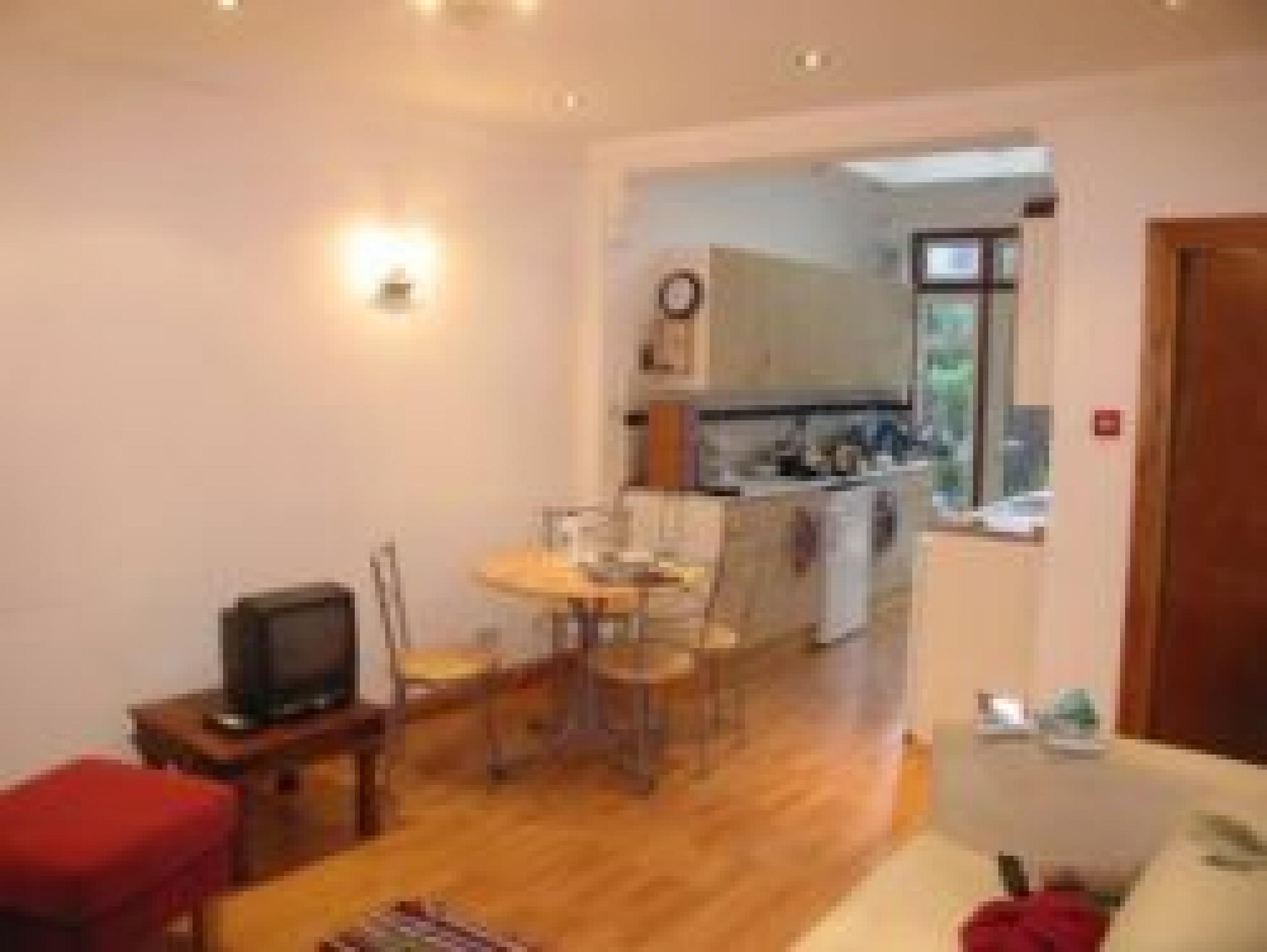 			NEW INSTRUCTION, 4 Bedroom, 1 bath, 1 reception Flat			 Powis Gardens, GOLDERS GREEN NW11