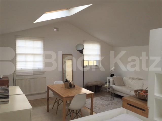 			New Instruction, Studio Apartment, 1 bath, 1 reception Flat			 Liverpool Road, BARNSBURY 