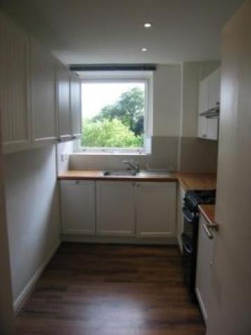 			NEW INSTRUCTION, 3 Bedroom, 1 bath, 1 reception Flat			 Branch Hill, HAMPSTEAD