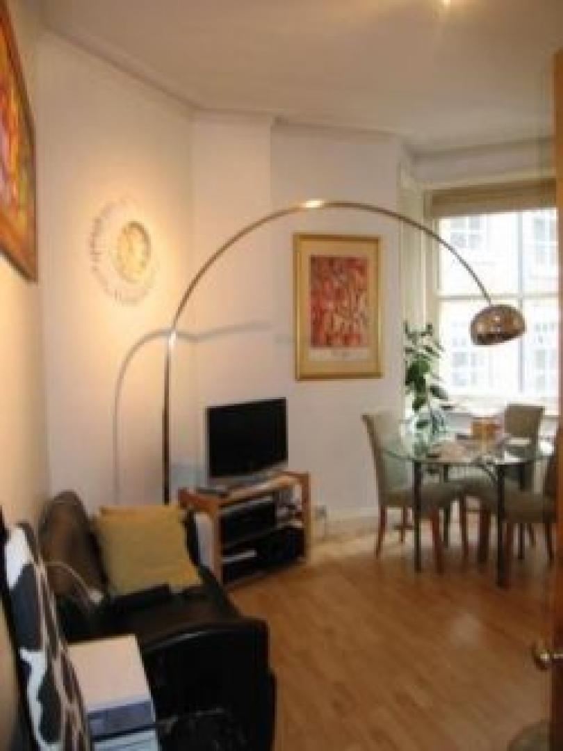 			VIEWINGS HIGHLY RECOMMENDED, 1 Bedroom, 1 bath, 1 reception Flat			 Lanark Road, MAIDA VALE