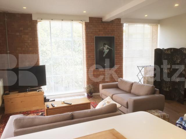 			WAREHOUSE CONVERSION, 2 Bedroom, 1 bath, 1 reception Flat			 Henshall Street, ISLINGTON/CANONBURY
