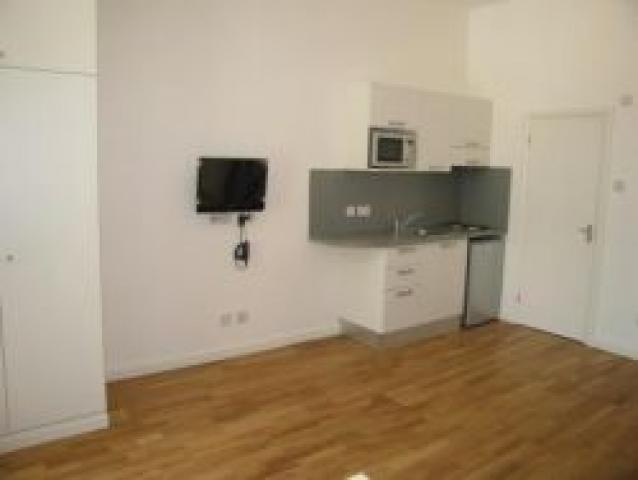 			INCLUSIVE, Studio Apartment, 1 bath, 1 reception Flat			 St.Quintin Ave, LADBROKE GROVE